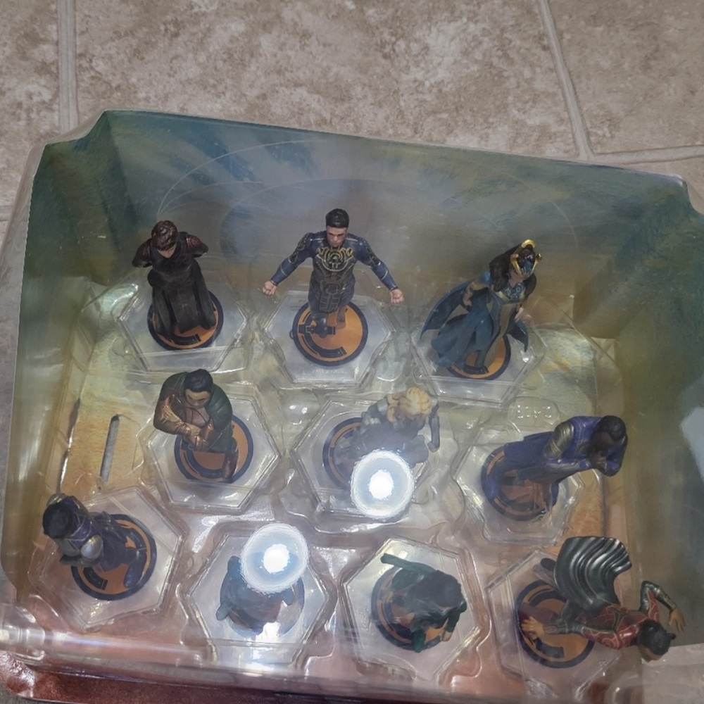 Marvel Eternals Deluxe Figurine Toy Set Of 10 Characters Disney Store NEW - Picture 3 of 4